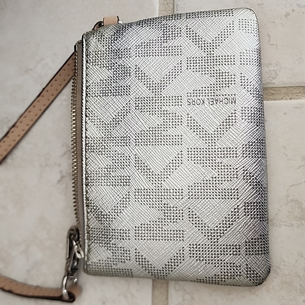 ๐โค๏ธโ๐ฅ MICHAEL KORS JET SET East West Signature SILVER TOTE & WALLET โค๏ธโ๐ฅ๐ - Picture 11 of 17